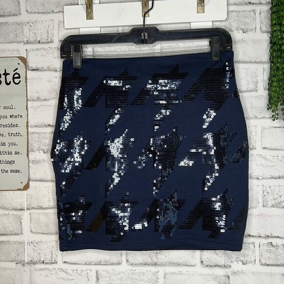 Forever 21 Exclusive Blue Sequins Mini Skirt Sexy Size Medium Cocktail Skirt - Picture 2 of 7